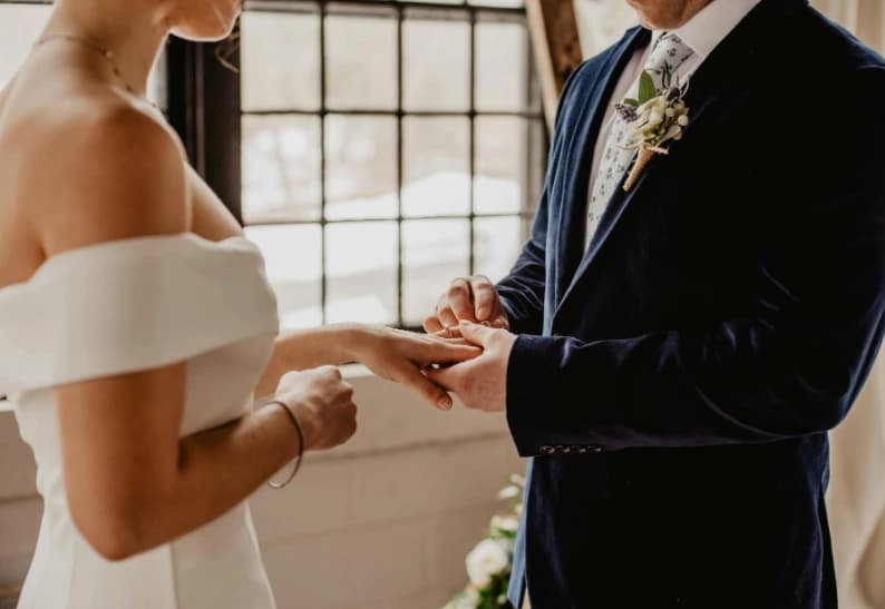Wedding ceremony at the Bahá’í Study Center, also suitable for corporate events